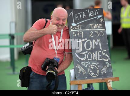 Hay on Wye. Sonntag, 5. Juni 2016 Fotograf Keith Morris in der Hay Festival, Heu auf Wye, Wales, UK Kredit: D Legakis/Alamy Live-Nachrichten Stockfoto