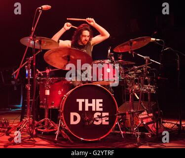 Madison, Wisconsin, USA. 4. Juni 2016. Schlagzeuger RALPH ALEXANDER von The Dose tritt im Orpheum Theatre in Madison, Wisconsin © Daniel DeSlover/ZUMA Draht/Alamy Live News Stockfoto