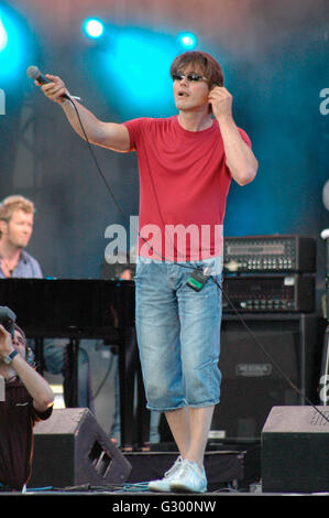 Morten Harket, Auftritt der Band "A-ha" - Open-Air-Konzert "Live 8", 2. Juli 2005, Straße des 17. Juni. Juni, Berlin-Tiergarten. Stockfoto