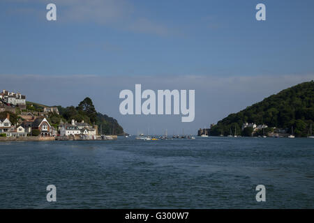 Blick auf das Meer entlang dem Fluss Dart von Dartmouth Stockfoto