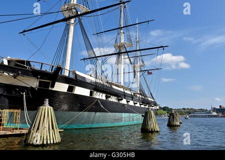 Ein schönes Schiff geparkt in Baltimore inner harbor Stockfoto