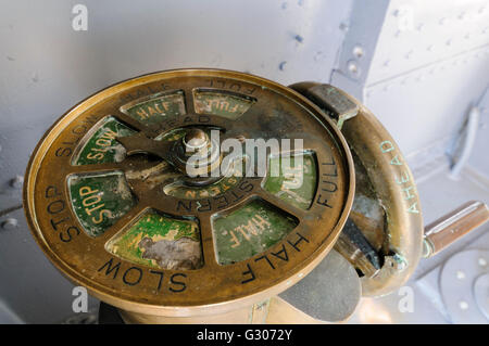 Motor Raum Kommunikation telegraph auf der Brücke der HMS Caroline, Belfast, das letzte erhaltene Schiff aus der Schlacht von Jütland. Stockfoto