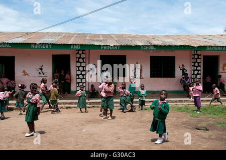 Grundschule Spielzeit, Ndop Bezirk, Kamerun, Afrika Stockfoto