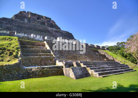 Castillo, Xunantunich Mayan Ruins, in der Nähe von San Ignacio, Belize, Mittelamerika Stockfoto