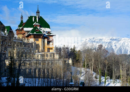 ehemaligen Southern Railway Hotel, im Hintergrund der Rax (Berg), Österreich, Niederösterreich, untere Österreich Wiener Alpen, S Stockfoto