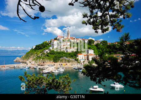 Vrbnik Altstadt auf dem Hügel in Insel Krk Stockfoto