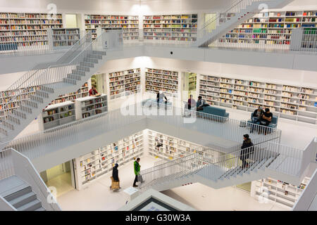 Galerie-Halle der Stadtbibliothek am Mailänder Platz, Deutschland, Baden-Württemberg, Region Stuttgart, Stuttgart Stockfoto