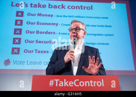 Michael Gove anlässlich einer Veranstaltung unterstützen "Stimmen lassen" an das EU-Referendum am 23. Juni Stockfoto