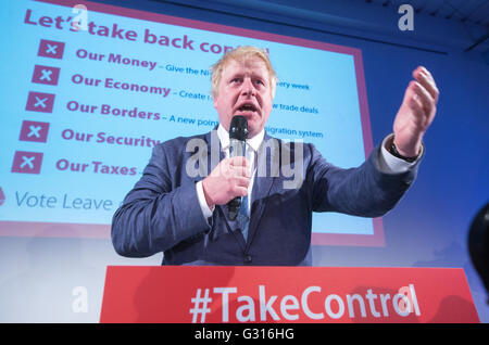 Boris Johnson spricht bei einer Abstimmung-Leave-Ereignis im Osten Londons vor der EU-Volksabstimmung am 23. Juni Stockfoto