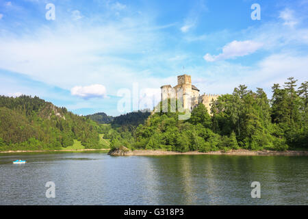 Blick auf die Niedzica-Burg in Polen Stockfoto