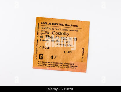 Ticket für ein Konzert von Elvis Costello & die Attraktionen im Apollo-Theater, Manchester im Jahr 1981 Stockfoto