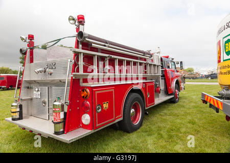 Nahaufnahme alter klassischer Vintage Feuerwehrfahrzeuge, die bei der Royal Bath and West Show, Shepton Mallet, Somerset gezeigt werden. England, Großbritannien Stockfoto