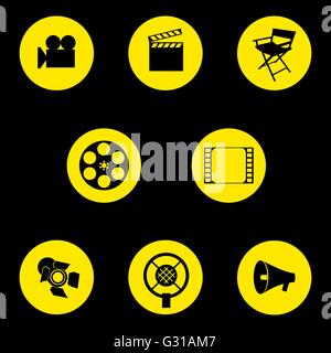 Vektor. Eine Reihe von filmischen Icons. Movie Maker-Zubehör. Graphische Darstellung isoliert. Regiestuhl, Kamera, Schnitt. Stock Vektor