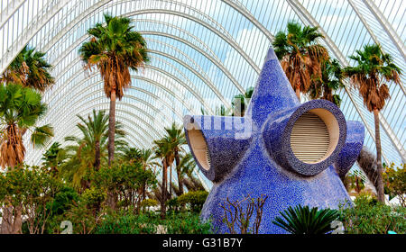 Umbracle, Palm-Gasse am Eingang der Stadt der Künste und Wissenschaften Stockfoto