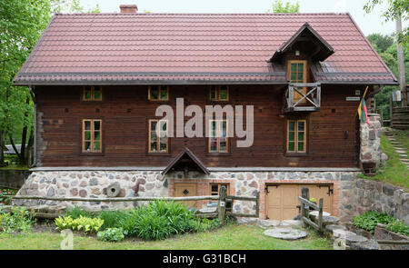 VILNIUS, Litauen - 15. Mai 2016: Ethnographische Museum der Retro-Ausrüstung für das Bad in dem Gebiet von einer alten Windmühle. Es ich Stockfoto