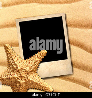 Foto von einem alten Stil dekoriert Seestern auf einem Hintergrund von Meer, sand Stockfoto