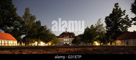 Neustadt (Dosse), Deutschland, Haus Stallmeister des wichtigsten Brandenburg und Landgestuets in der Nacht Stockfoto