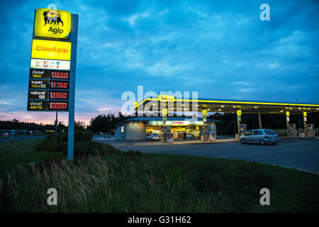 Brodetz, Tschechische Republik, Tankstelle Marke AGIP Stockfoto