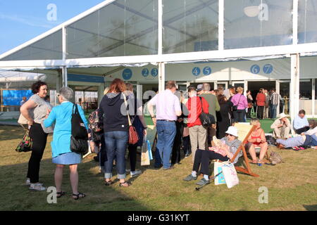 Michael Palin Signierstunde, Hay Festival 2016, Hay-on-Wye, Kind, Powys, Wales, Great Britain, England UK Europa Stockfoto