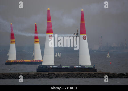 2016/06/05 gemacht Chiba, der Red Bull Air Race World Championship 2016 der 3. Haltestelle in Chiba, Japan. (Fotos von Michael Steinebach/AFLO) Stockfoto