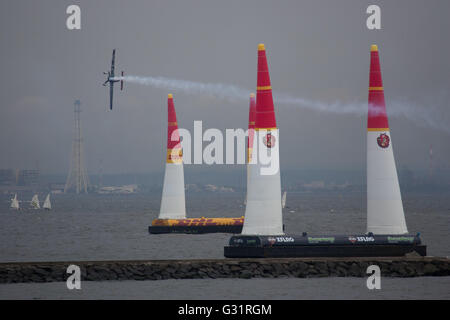 2016/06/05 gemacht Chiba, der Red Bull Air Race World Championship 2016 der 3. Haltestelle in Chiba, Japan. (Fotos von Michael Steinebach/AFLO) Stockfoto