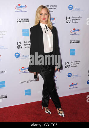 Hollywood, CA, USA. 5. Juni 2016. 5. Juni 2016 - Hollywood, Kalifornien - Mena Suvari. Anreise für die 2016 statt LA griechischen Film Festival Premiere von "Worlds Apart" in der ägyptischen Theater. Bildnachweis: Birdie Thompson/AdMedia Credit: Birdie Thompson/AdMedia/ZUMA Draht/Alamy Live-Nachrichten Stockfoto