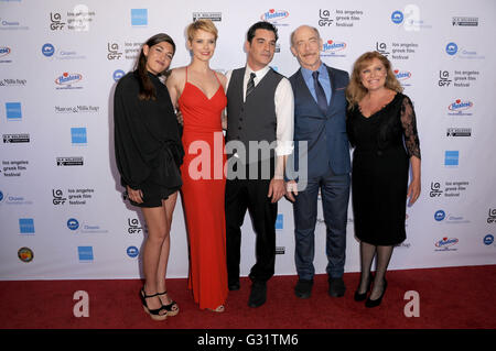 Hollywood, CA, USA. 5. Juni 2016. 5. Juni 2016 - Hollywood, Kalifornien - Niki Vakali, Andrea Osvart, Christopher Pakaliatis, j.k. Simmons, Maria Kavoyianni. Anreise für die 2016 statt LA griechischen Film Festival Premiere von "Worlds Apart" in der ägyptischen Theater. Bildnachweis: Birdie Thompson/AdMedia Credit: Birdie Thompson/AdMedia/ZUMA Draht/Alamy Live-Nachrichten Stockfoto