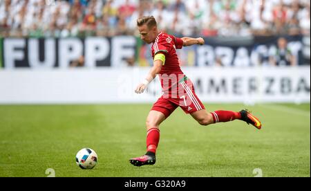 Ungarns Balazs Dzsudzsak in Aktion während der internationalen Fußball-freundlich-match zwischen Deutschland und Ungarn in der Veltins Arena in Gelsenkirchen, Deutschland, 4. Juni 2016. Foto: THOMAS EISENHUTH/Dpa - NO-Draht-Dienst- Stockfoto