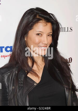 WEST HOLLYWOOD, CA - Juni 04: Schauspielerin Kelly Hu besucht die 2. jährliche Kunst für Tiere-Spendenaktion-Kunst-Event hosted by Alison Eastwood in De Re Gallery am 4. Juni 2016 in West Hollywood, Kalifornien. | Verwendung weltweit Stockfoto