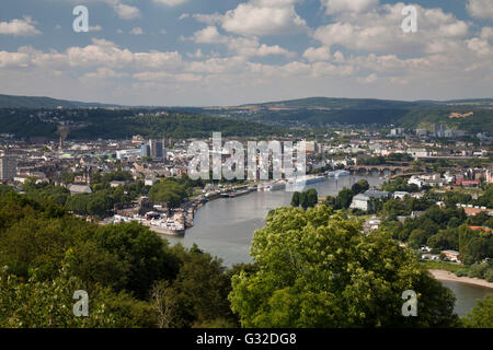 Blick auf Deutsches Eck Landzunge von Ehrenbreitstein Schloss, an den Rhein Koblenz Mosel aus gesehen Stockfoto