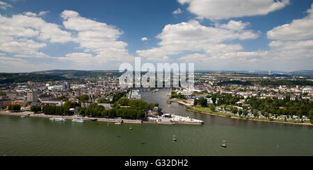 Blick auf Deutsches Eck Landzunge von Ehrenbreitstein Schloss, an den Rhein Koblenz Mosel aus gesehen Stockfoto