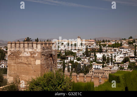 Ansicht des Albaicín Viertel aus der Alhambra, UNESCO-Weltkulturerbe, Granada, Andalusien, Spanien, Europa Stockfoto