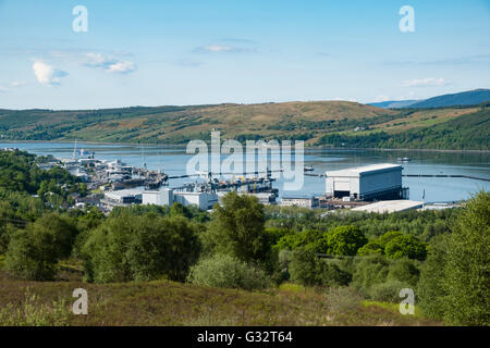 Ansicht der Royal Navy Base, Clyde, in Faslane am Gare Loch in Argyll und Bute Schottland Vereinigtes Königreich Stockfoto