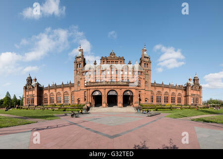 Außenseite des Kelvingrove Art Gallery and Museum im Kelvingrove Park im Westend von Glasgow, Schottland, Vereinigtes Königreich Stockfoto