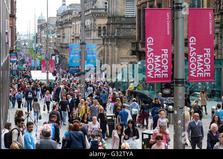 Ansicht der Käufer auf belebten Buchanan Street, beliebte Einkaufsstraße in zentralen Glasgow Vereinigtes Königreich Stockfoto