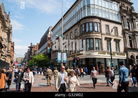 Blick auf historische Gebäude in der Buchanan Street, beliebte Einkaufsstraße in zentralen Glasgow Vereinigtes Königreich Stockfoto