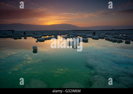 Salzablagerungen im Toten Meer, Israel Stockfoto