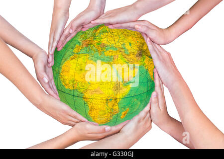 Viele arme Kinder mit Händen mit Globus mit Planetenerde Stockfoto