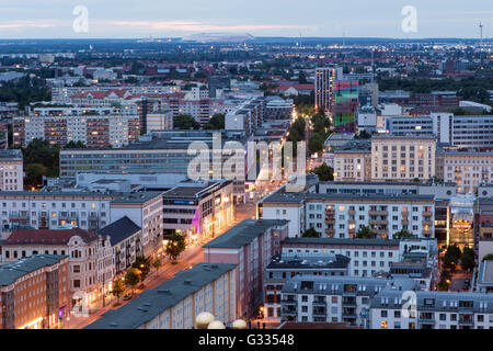 Magdeburg, Deutschland, Luftbild der Innenstadt in der Nacht Stockfoto