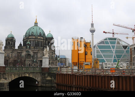 Berlin, Berliner Dom, Fernsehturm und erfolgsbestimmenden box Stockfoto