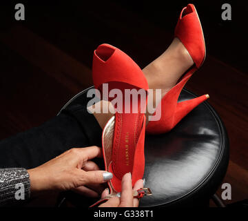 Rot Nubuk High Heel Schuhe von australischen Designer Alannah Hill Stockfoto