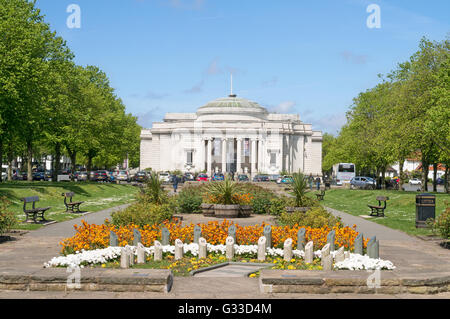 Die analemmatic Sonnenuhr und die Dame Hebel art gallery Gebäude Port Sunlight, Merseyside, England, Großbritannien Stockfoto