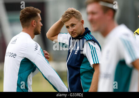 Englands Joe Root während einer Sitzung Netze an Lords Cricket Ground, London. Stockfoto