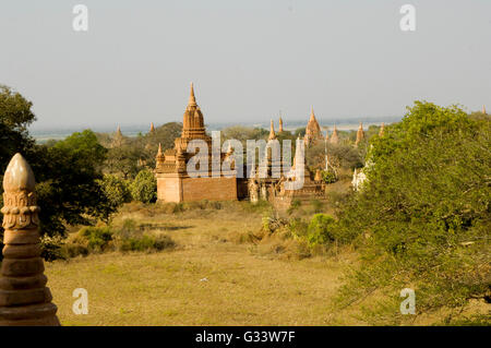 Landschaftlich über Bagan in Myanmar. Bagan ist eine alte Stadt mit Tausenden von historischen buddhistischen Tempeln und Stupas. Stockfoto