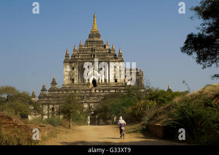 Blick auf den Thatbyinnyu Tempel in Bagan, Myanmar (Burma) Stockfoto