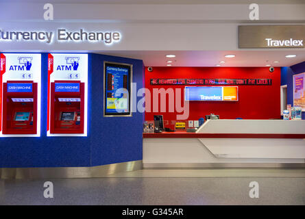 Bureau de Change Office betrieben von Travelex am London City Airport. London. VEREINIGTES KÖNIGREICH. Stockfoto