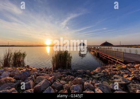 Sunet über See Stockfoto