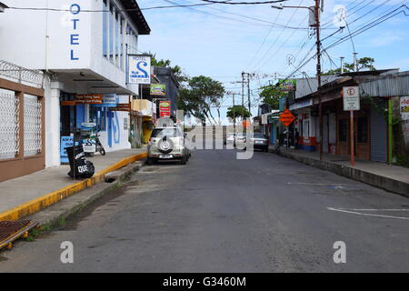 Straßen der Stadt in der kleinen Stadt Quepos, Costa Rica Stockfoto