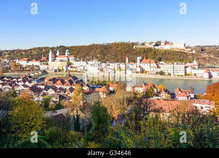 Blick von der Wallfahrtskirche Mariahilf in Passau und dem Fluss Inn, Deutschland, Bayern, Bayern, Niederbayern, Niederbayern, Passau Stockfoto