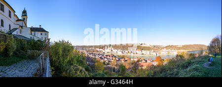 Blick von der Wallfahrtskirche Mariahilf in Passau und dem Fluss Inn, Deutschland, Bayern, Bayern, Niederbayern, Niederbayern, Passau Stockfoto